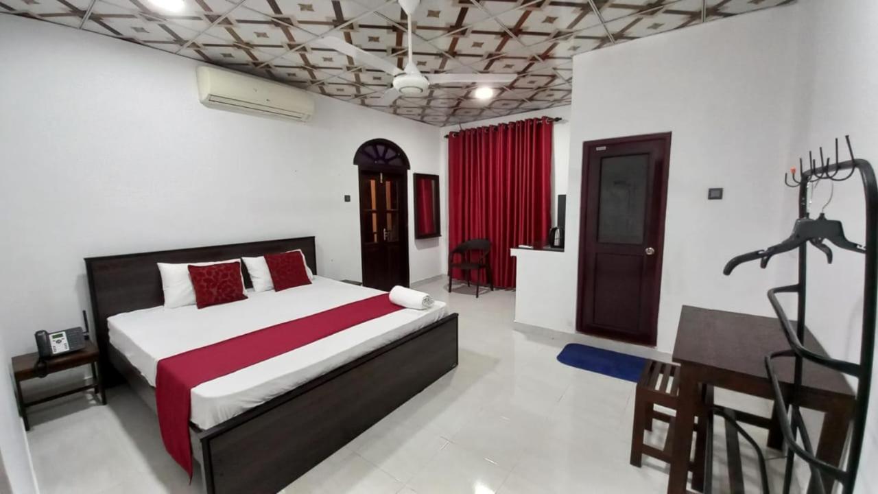 Airport Pearl Garden Transit Hotel Katunayake Exterior photo