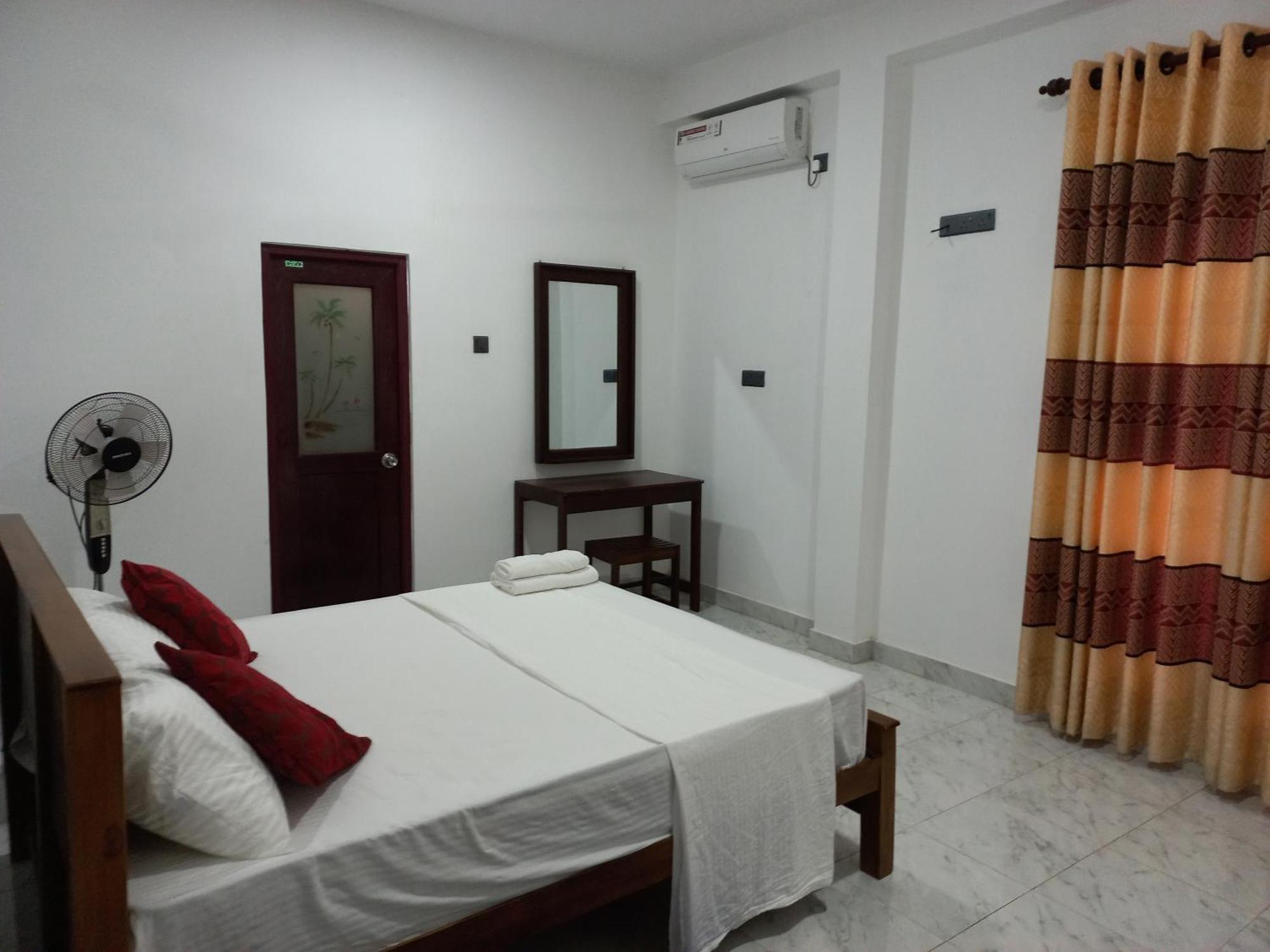 Airport Pearl Garden Transit Hotel Katunayake Exterior photo
