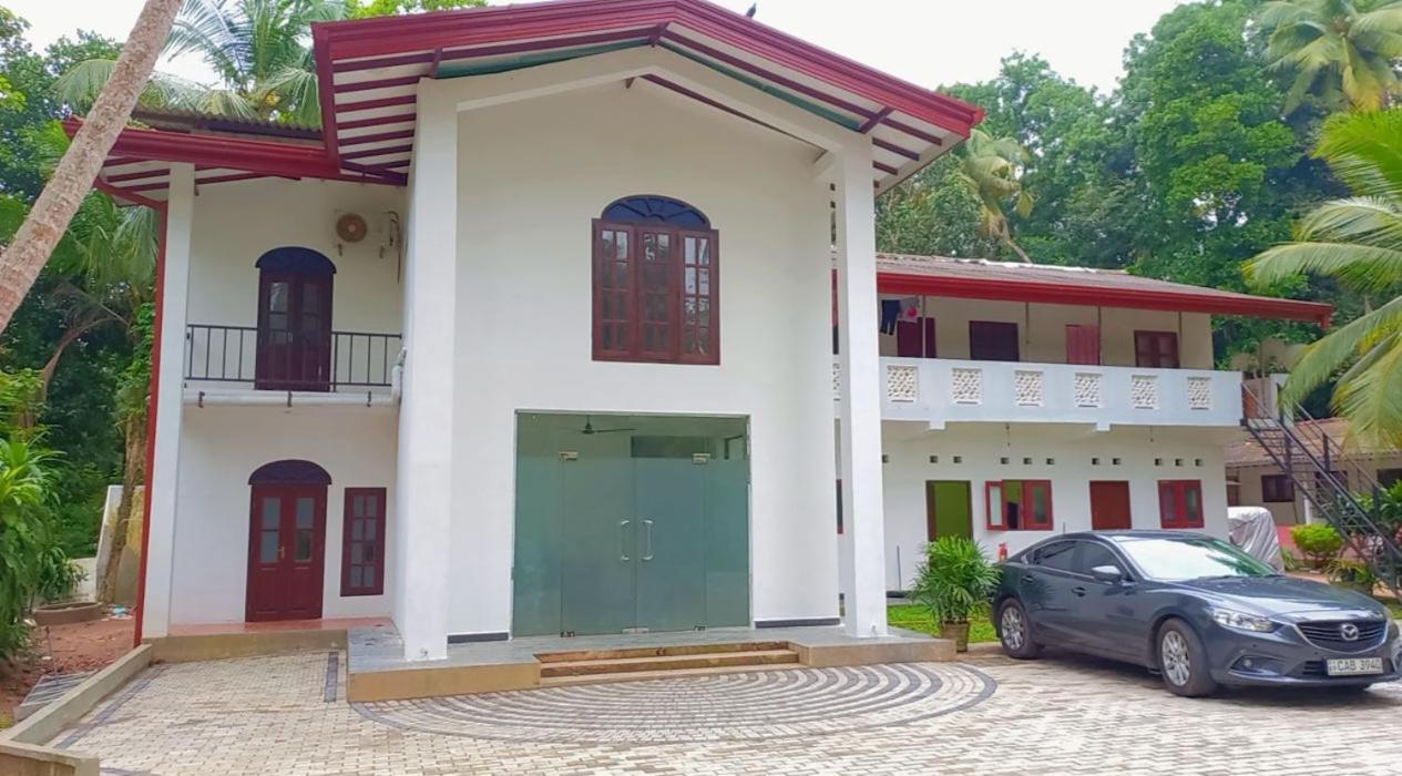 Airport Pearl Garden Transit Hotel Katunayake Exterior photo